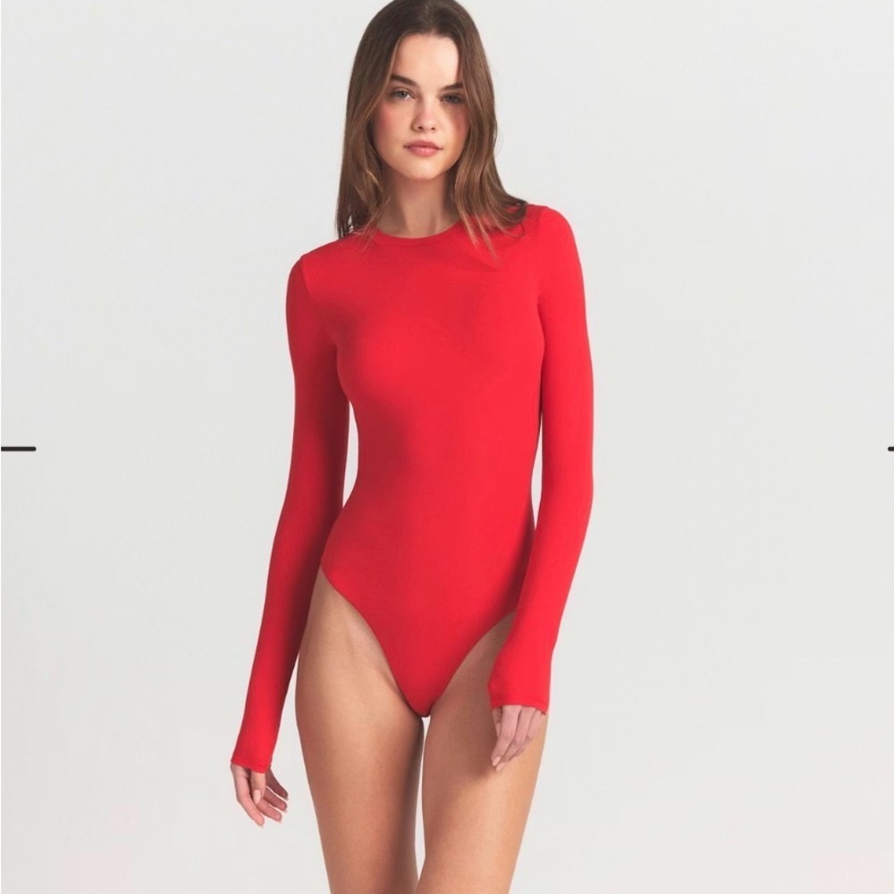Skims Long sleeve cherry crew neck thong bodysuit, double lined, large